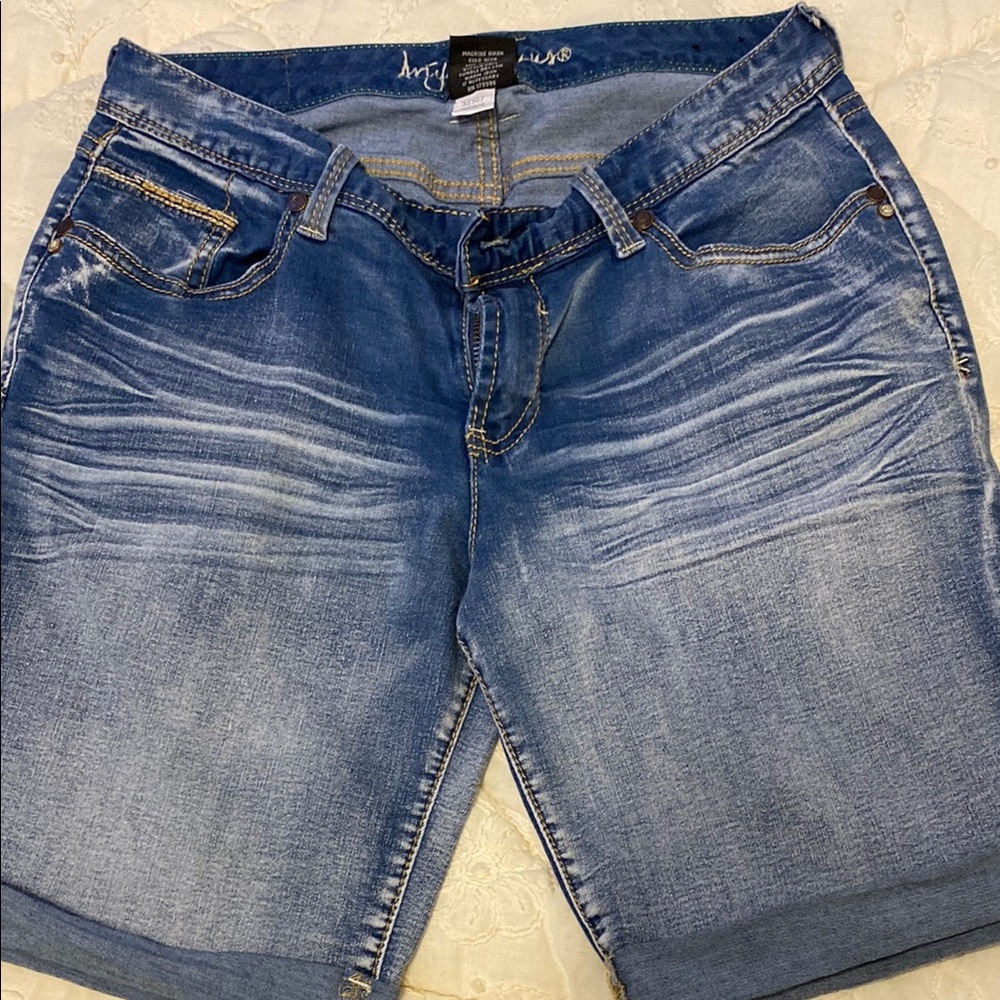 Women’s cuffed Blue Denim Shorts